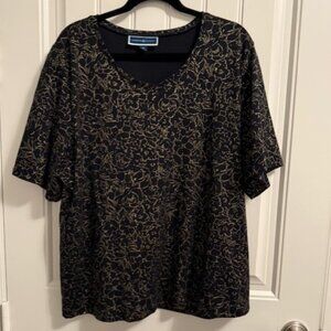 KAREN SCOTT SHORT SLEEVE BLACK WITH GOLD METALLIC DESIGN SIZE 2X